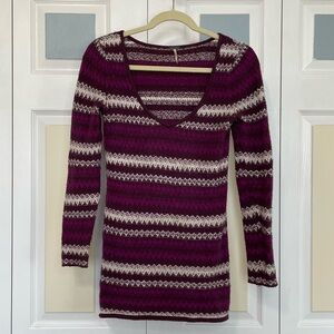 Free People Women’s Plum and‎ Cream Knit V-neck Wool Blend Striped Sweater Sz S